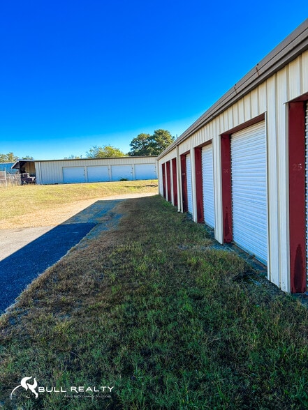 More Photos Of 109 Coleman Dr, Eatonton Self Storage For Sale