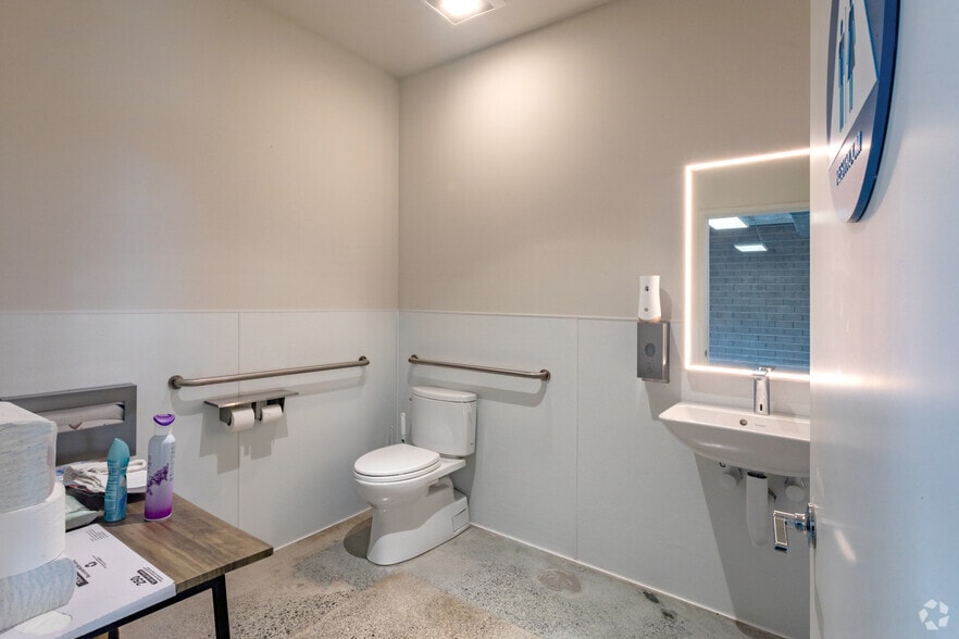 More Photos Of 259-261 Moffett Blvd, Mountain View Storefront Retail Office For Sale