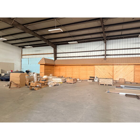 More Photos Of 3401 N White Sands Blvd, Alamogordo Warehouse For Lease