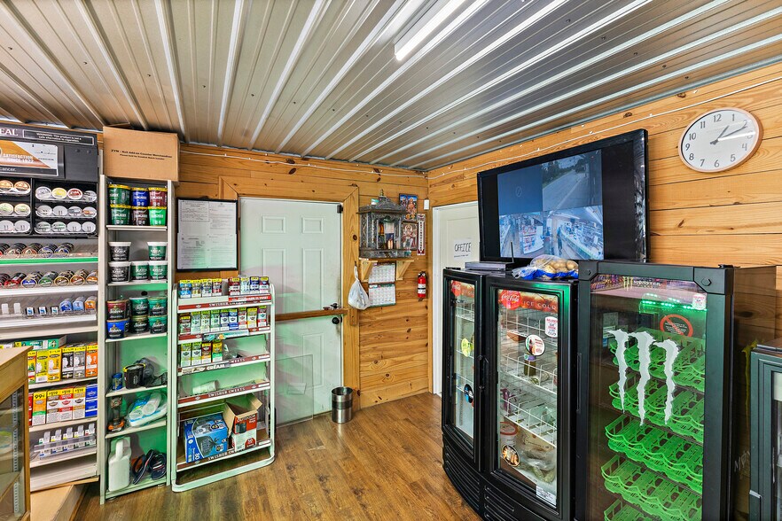 More Photos Of 6279 Blue Springs Pky, Mosheim Freestanding For Sale