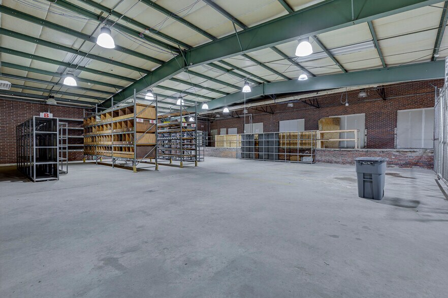 More Photos Of 211 N Pleasantburg Dr, Greenville Light Manufacturing For Sale