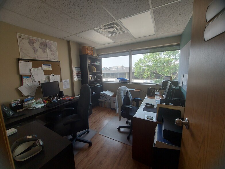 More Photos Of 4705 48 Ave, Red Deer Medical For Lease