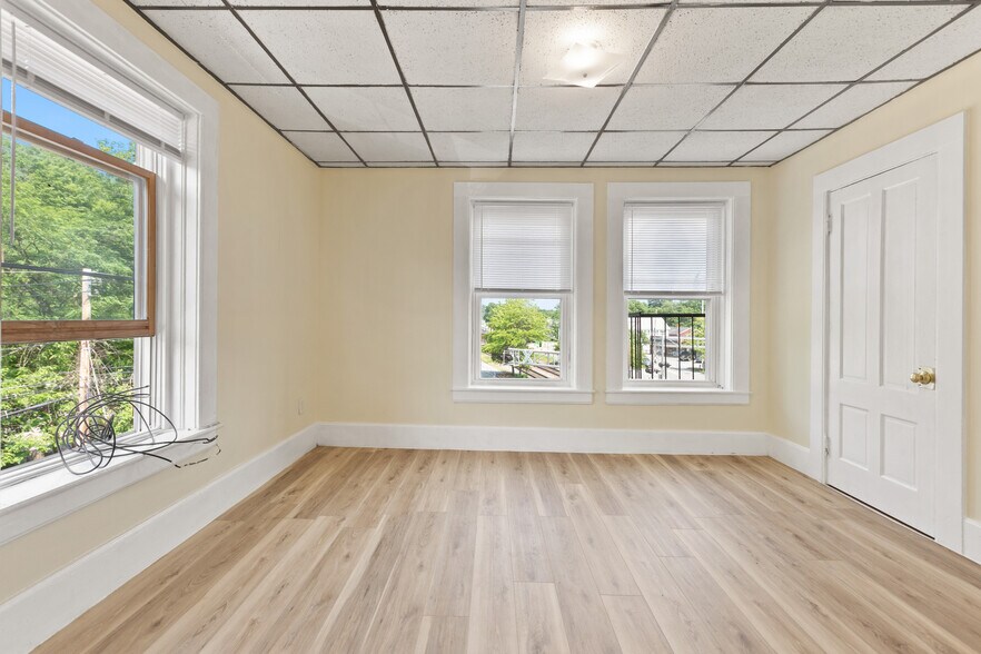 More Photos Of 4 Davis St, Shirley Apartments For Sale