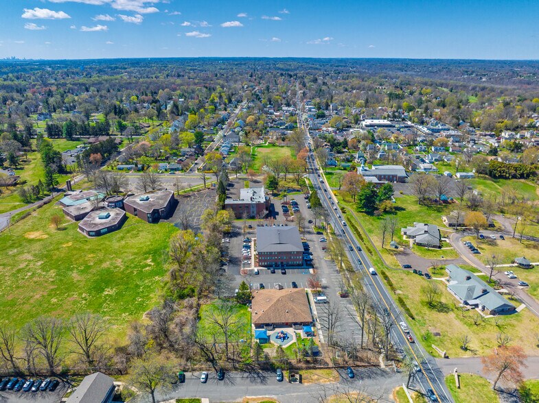 More Photos Of 340 E Maple Ave, Langhorne Office For Lease