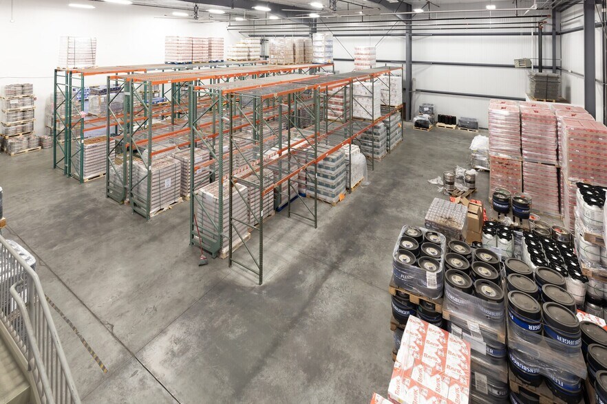 More Photos Of 30 Log Bridge Rd, Middleton Industrial For Lease