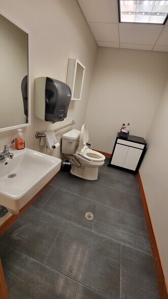 More Photos Of 3030-3050 NW 82nd Ave, Miami Showroom For Lease