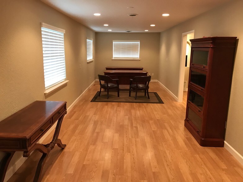 More Photos Of 2625 Garden St, Titusville Office For Sale