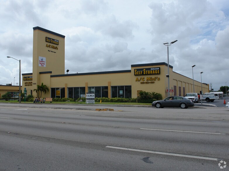 More Photos Of 1300 W 49th St, Hialeah Self Storage For Lease