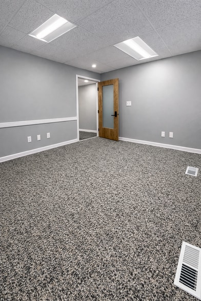More Photos Of 9426 Stewartown Rd, Gaithersburg Loft Creative Space For Lease