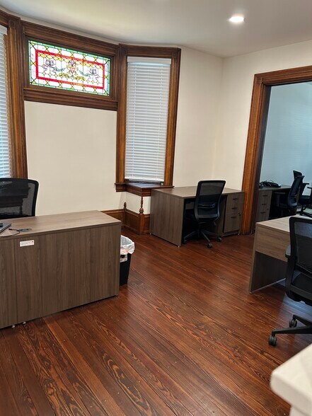 More Photos Of 208 W Penn Ave, Wernersville Office Residential For Lease