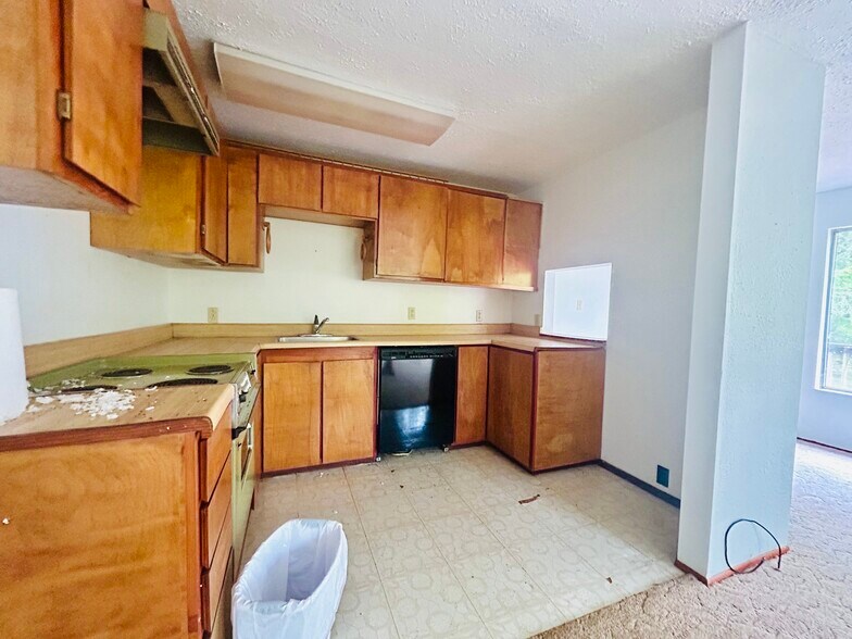 More Photos Of 1190 N Tenmile Lk, Lakeside Trailer Camper Park For Sale