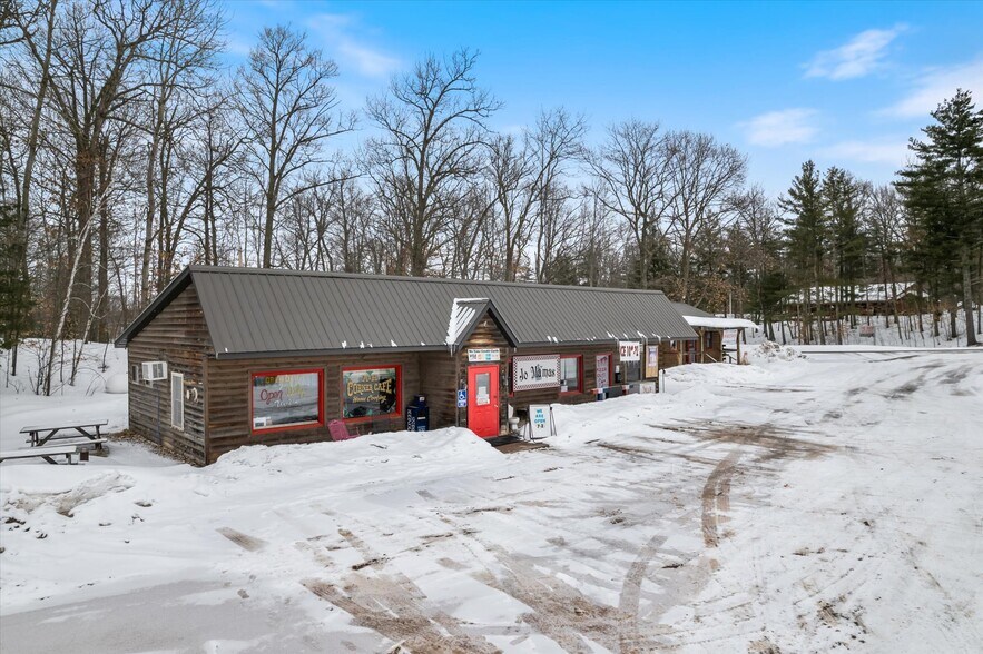 More Photos Of 28407 County Road H, Webster Restaurant For Sale