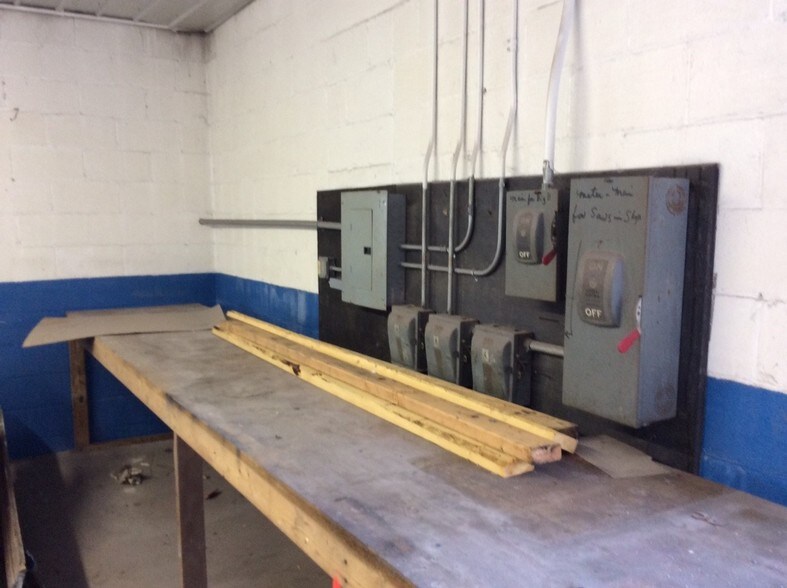 Primary Photo Of 2701 W 45th Ave, Gary Light Distribution For Lease