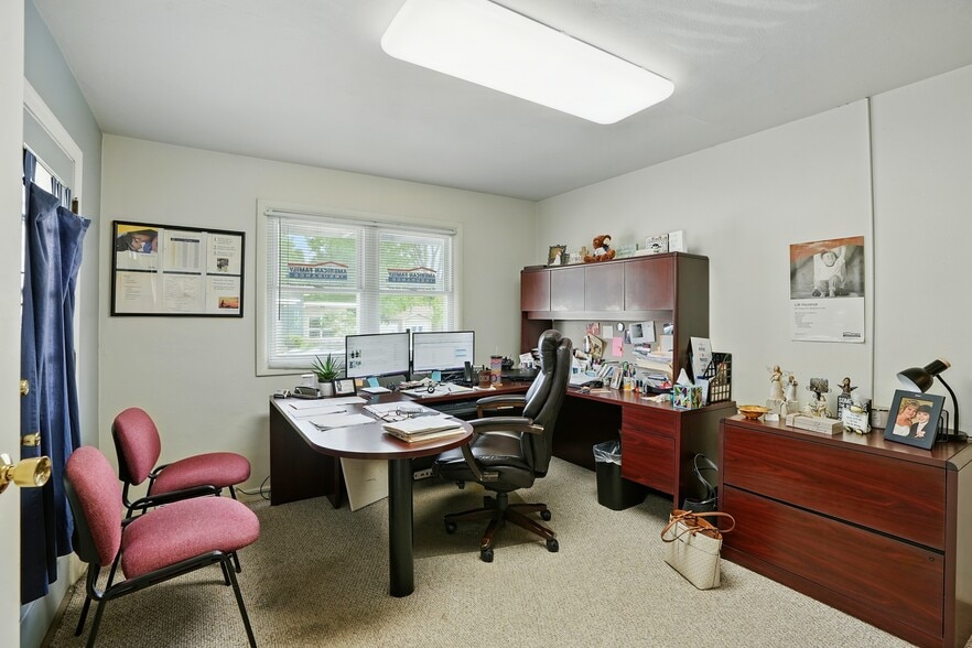 More Photos Of 137 E Joliet St, Schererville Office For Sale