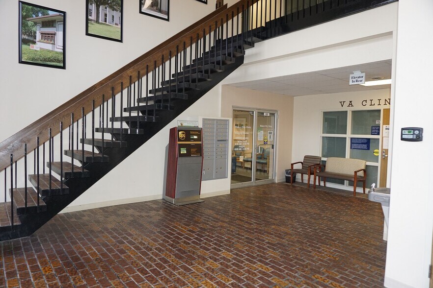 More Photos Of 520 S Pierce Ave, Mason City Medical For Sale