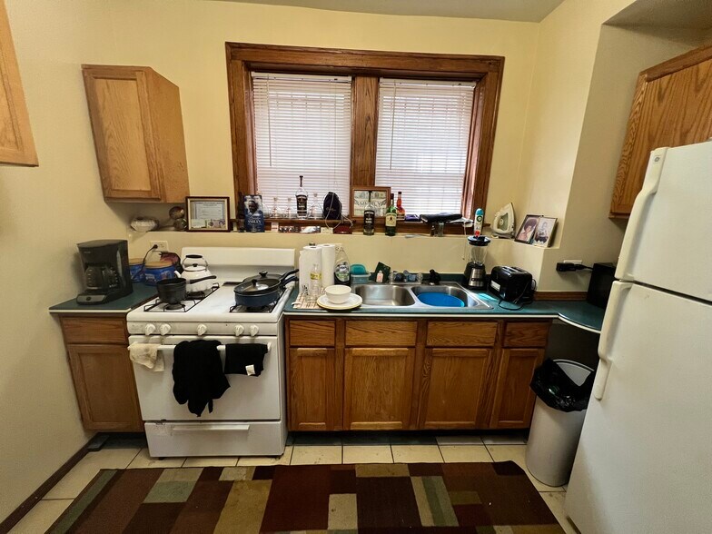 More Photos Of 2433 W 69th St, Chicago Apartments For Sale