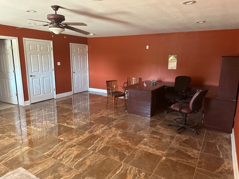 More Photos Of 2211 Windsor St, Chattanooga Service For Sale