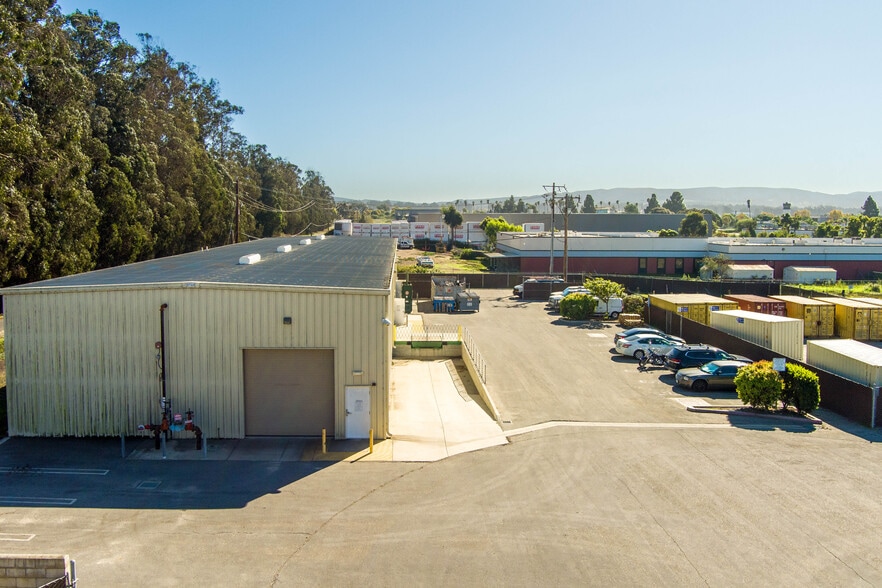 More Photos Of 2996 Industrial Pky, Santa Maria Warehouse For Lease