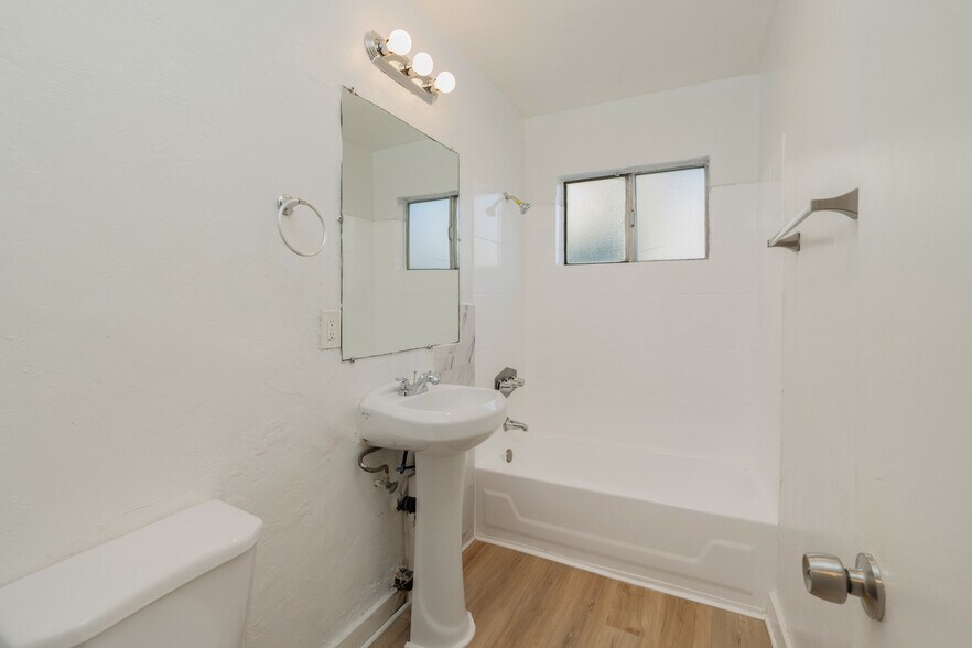More Photos Of 1626 Pine Ave, Long Beach Apartments For Sale
