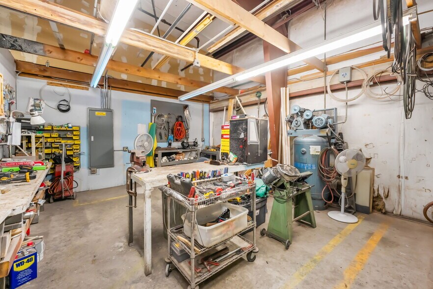 More Photos Of 480 Pat Ave, Overton Industrial For Sale