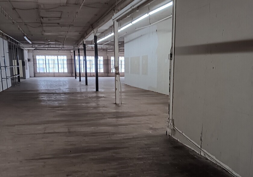 More Photos Of 1030 Maple Ave, Los Angeles Warehouse For Lease