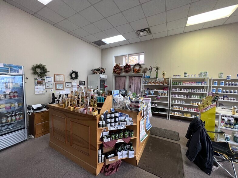 More Photos Of 109 W Main St, Somerset General Retail For Sale