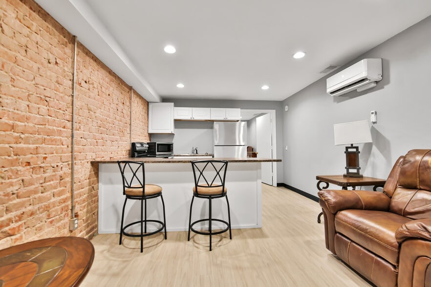 More Photos Of 1014 Broadway St, Lubbock Office For Sale