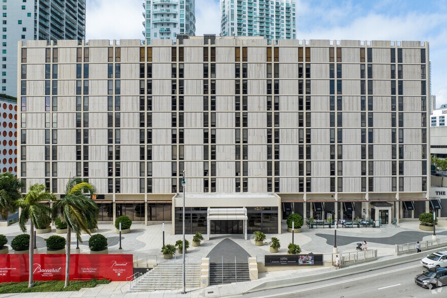 More Photos Of 444 Brickell Ave, Miami Office For Lease