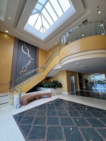 More Photos Of 74199 El Paseo Dr, Palm Desert Unknown For Lease