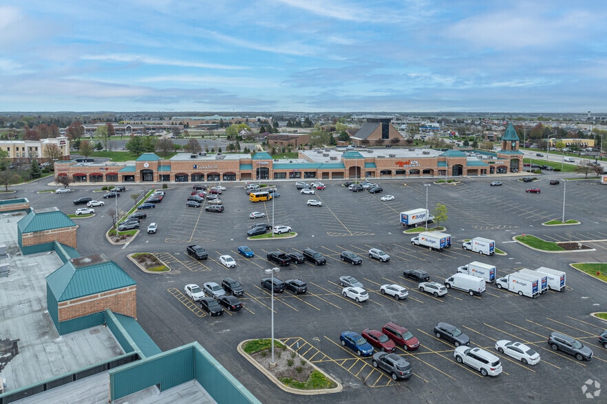 More Photos Of 2682 E Main St, St Charles General Retail For Lease