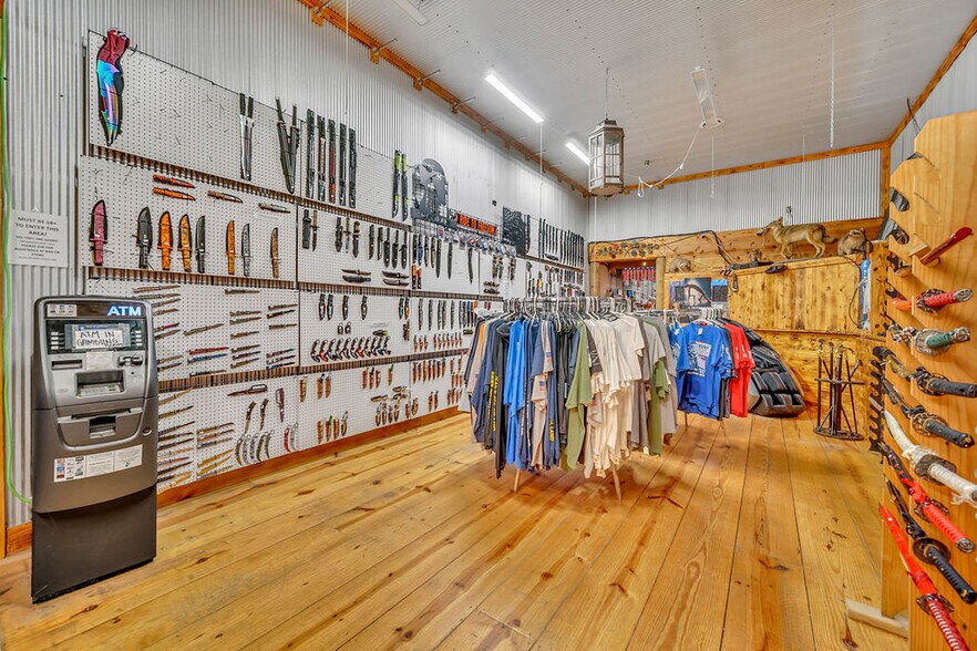 More Photos Of 602 Clark St, Utica Restaurant For Sale