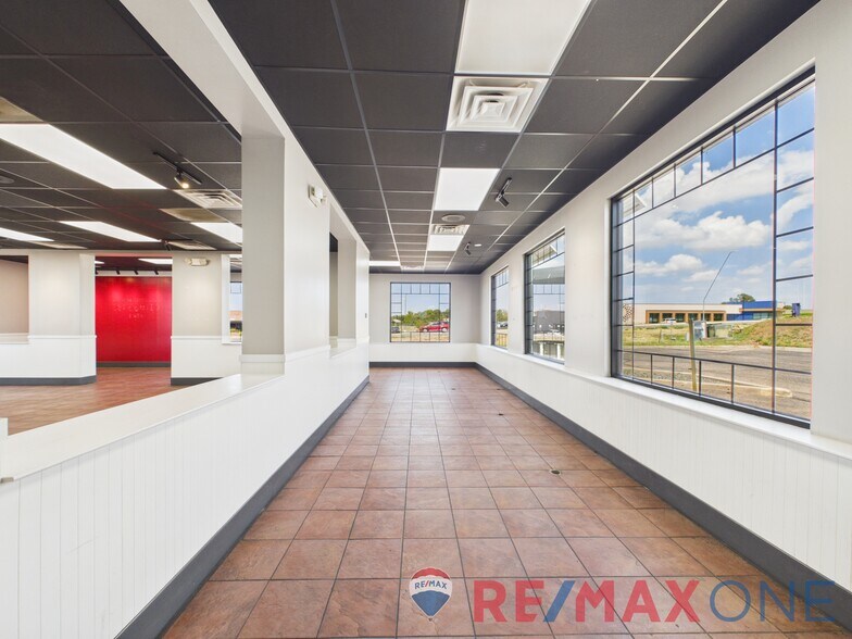 More Photos Of 2208 E Kansas Ave, Garden City Fast Food For Sale