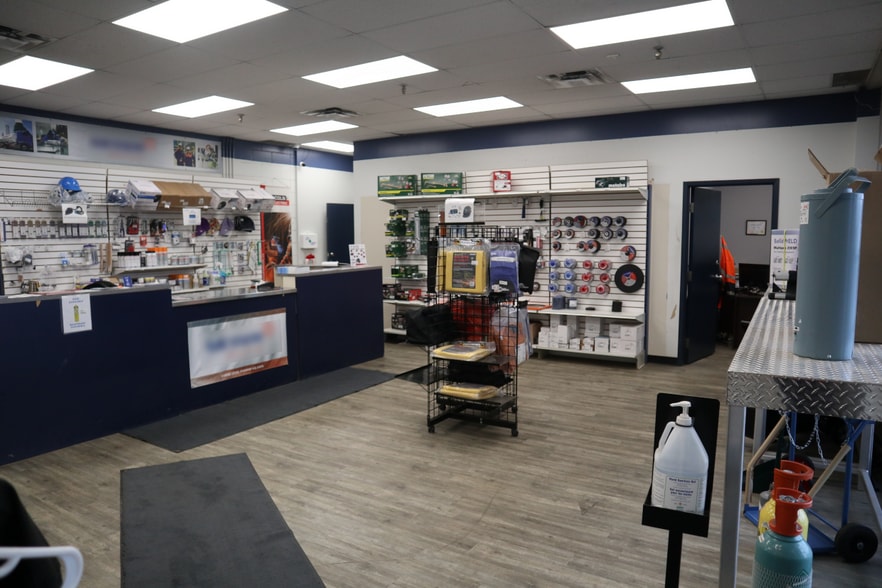 More Photos Of 1101 Parisien St, Gloucester Distribution For Sale