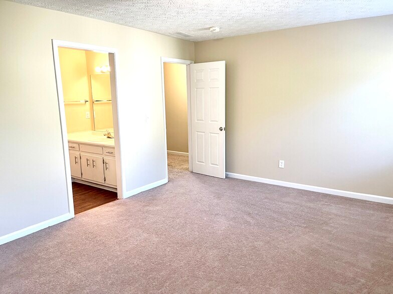 More Photos Of 2124 Hickory Bnd SE, Conyers Multifamily For Sale