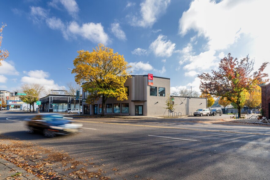 More Photos Of 3902 NE Sandy Blvd, Portland Office For Sale