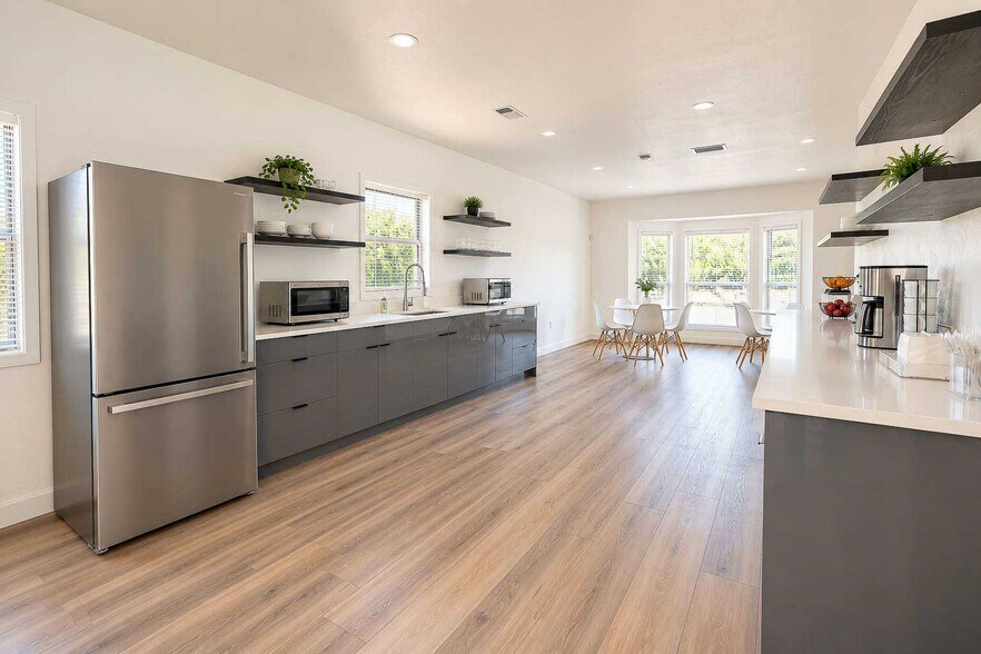 More Photos Of 17635 Kings Ct, Cypress Office Residential For Sale