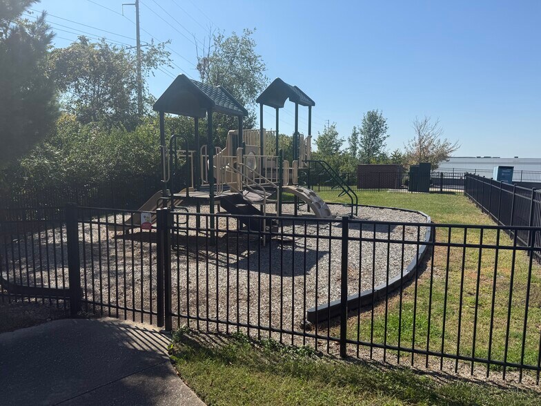 More Photos Of 2151 North Bend Rd, Hebron Freestanding For Lease