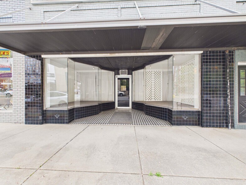More Photos Of 123 S 3rd St, Ironton Storefront Retail Office For Sale