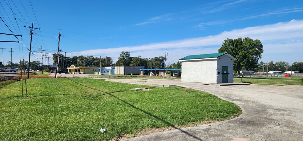 Primary Photo Of 37044 Perkins Rd, Prairieville Land For Lease