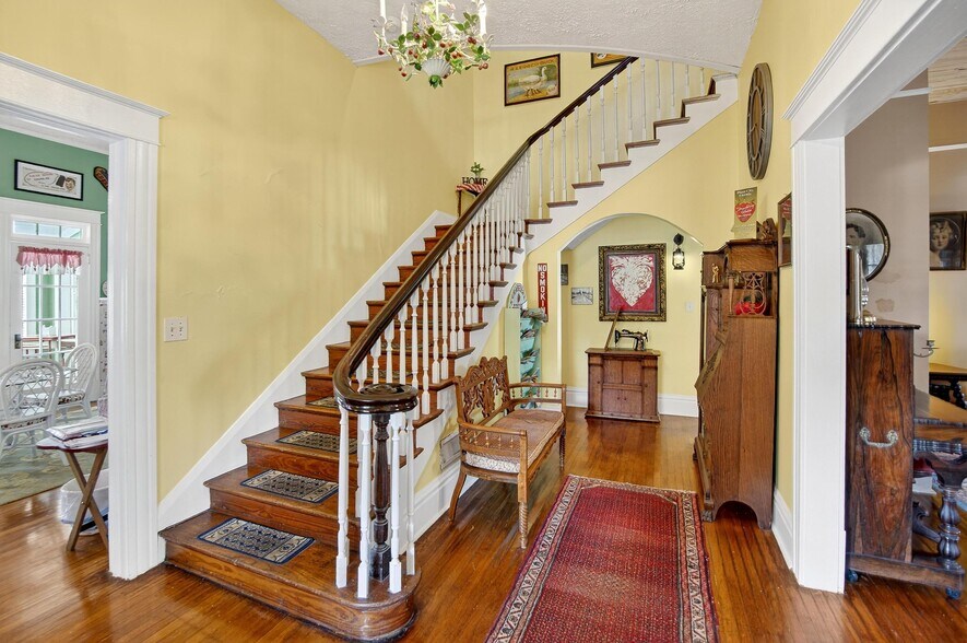 More Photos Of 805 N Wheeler St, Plant City Hospitality For Sale