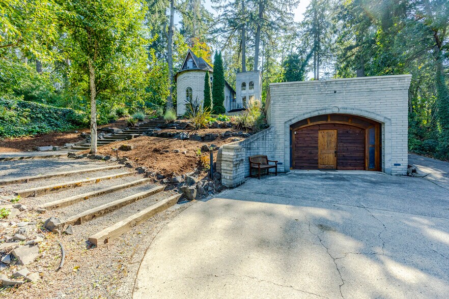 More Photos Of 1820 E 28th Ave, Eugene Multifamily For Sale