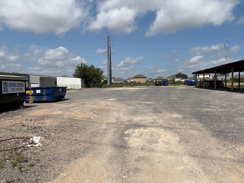 More Photos Of 2476 N Heideke St, Seguin Industrial For Sale