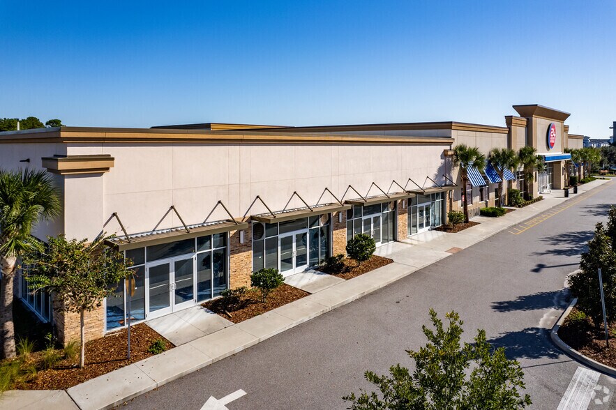 More Photos Of 12187-12299 E Colonial Dr, Orlando Storefront For Lease