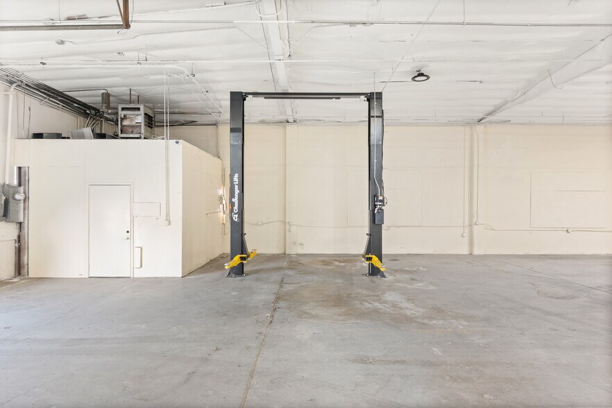 More Photos Of 3265 E 59th St, Long Beach Warehouse For Sale