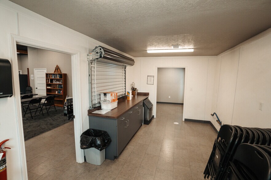 More Photos Of 8432 Park Place Blvd, Houston Office For Sale