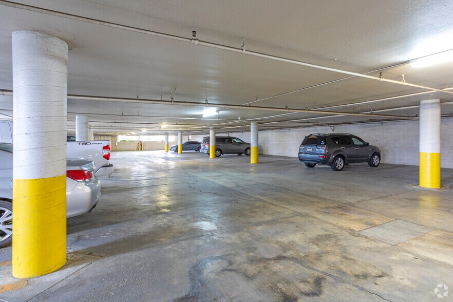 More Photos Of 1701 Westwind Dr, Bakersfield Office For Lease