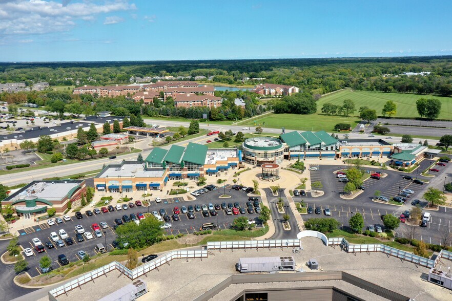 More Photos Of 215-295 Parkway Dr, Lincolnshire Unknown For Lease