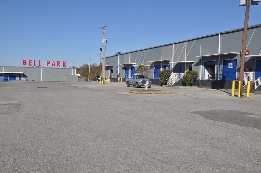 More Photos Of 94-160 Cumberland St, Memphis Industrial For Sale