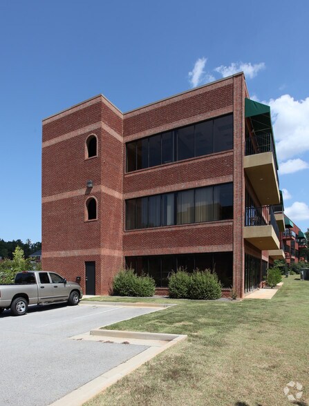 More Photos Of 827 Fairways Ct, Stockbridge Office For Lease