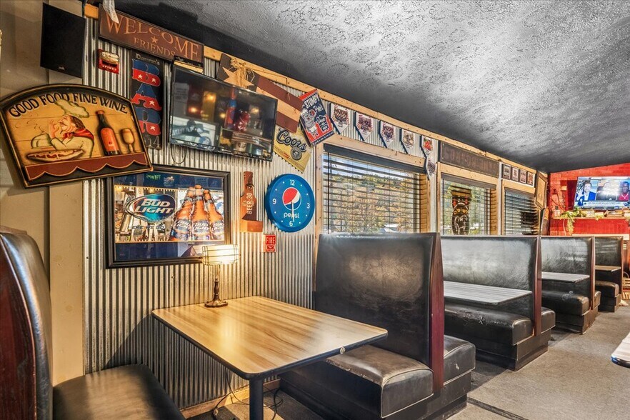 More Photos Of 852 Southern Hwy, Mineral Wells Industrial For Sale